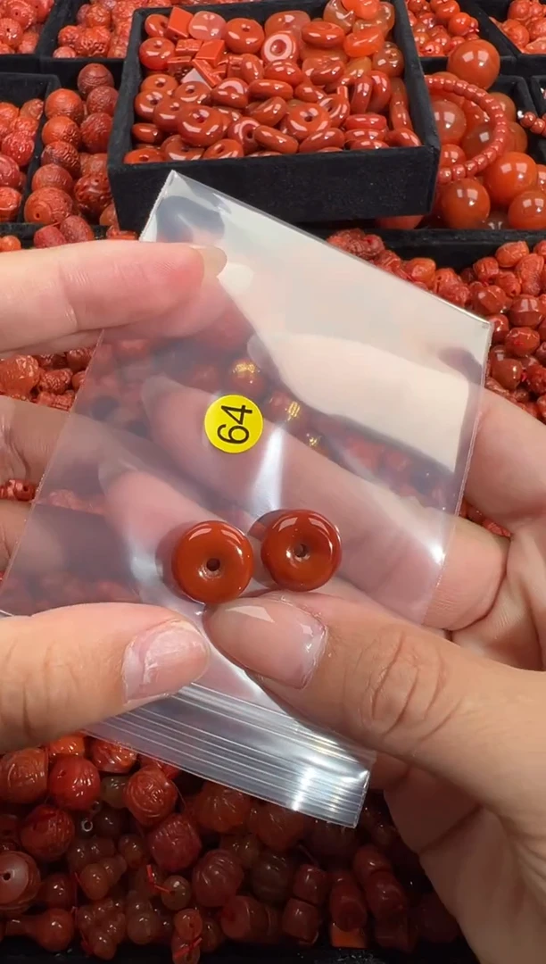 南红玛瑙未镶嵌颈饰1