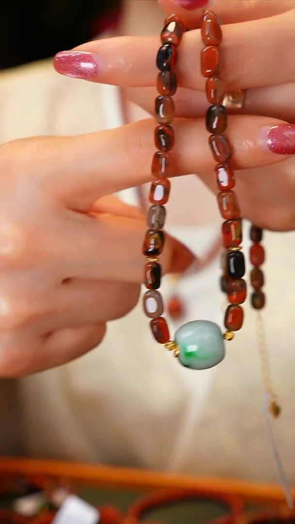 项链未镶嵌南红玛瑙包浆料锁骨链