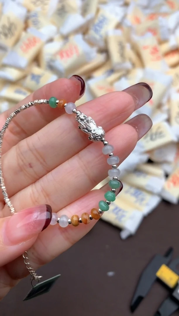 【闪购商品】翡翠挂件未镶嵌 多样性发货（发一个）