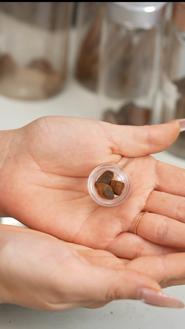 沉香沉香碎屑沉水富森红土6mm珠胚 3颗