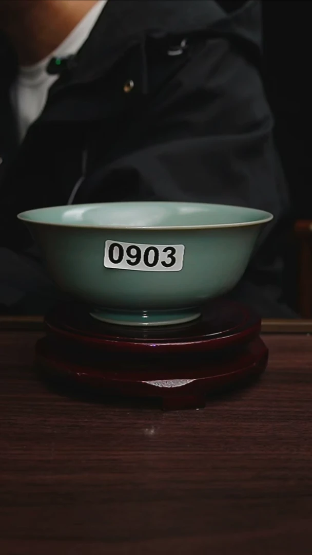 杯仿古釉天青色撇扣碗