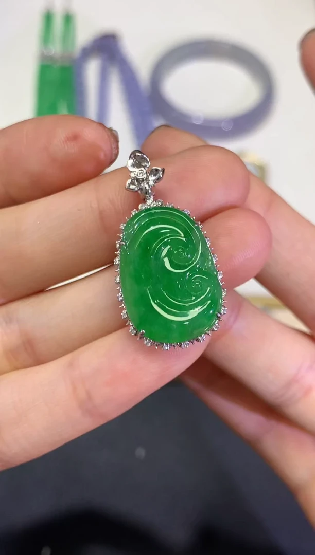 【闪购商品】翡翠颈饰18K金镶嵌团购25