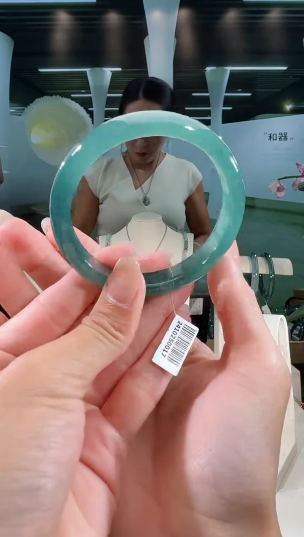 翡翠手镯未镶嵌56.5圈