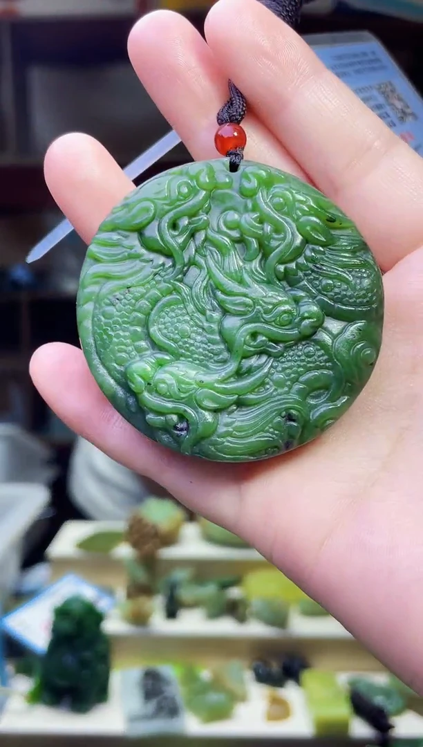 和田玉未镶嵌颈饰1