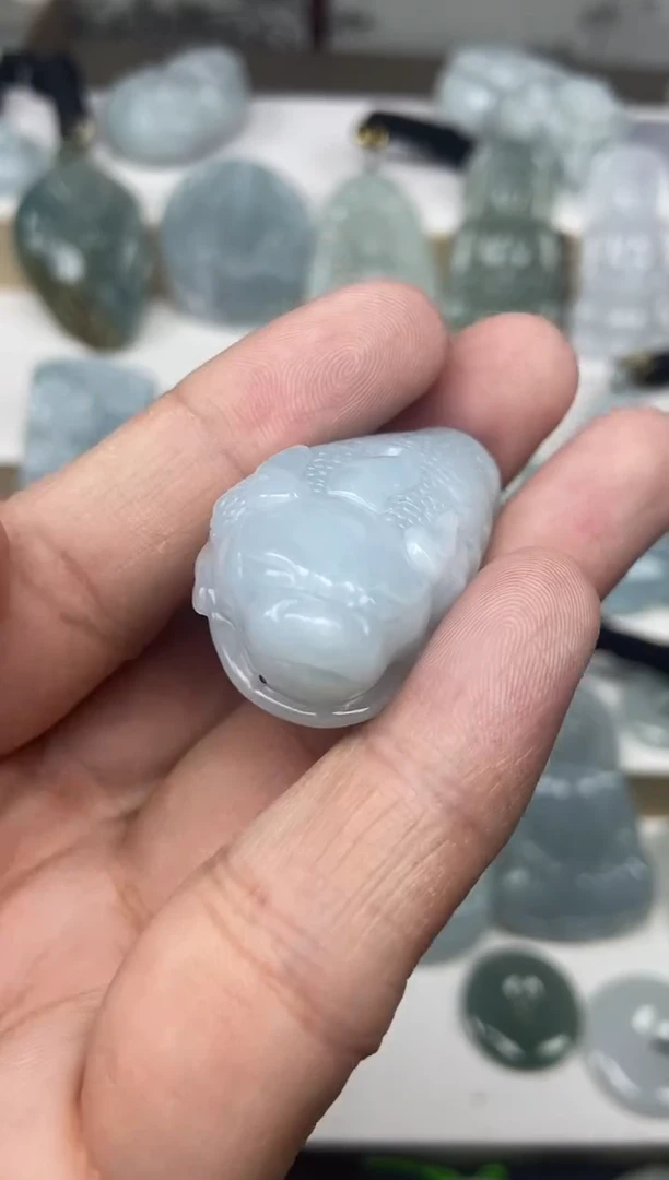 颈饰未镶嵌翡翠金蟾