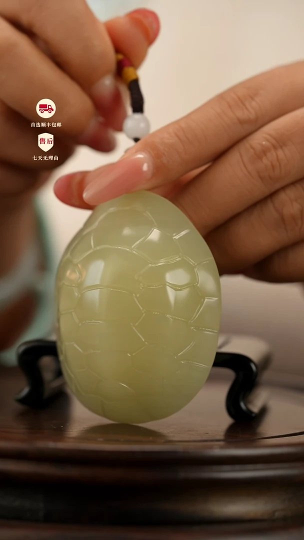 云南石竹叶青雕刻：富甲天下