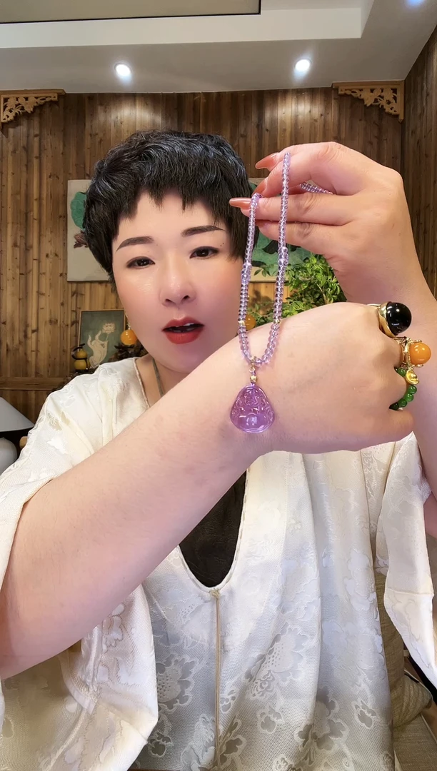 未镶嵌颈饰琥珀00000000553