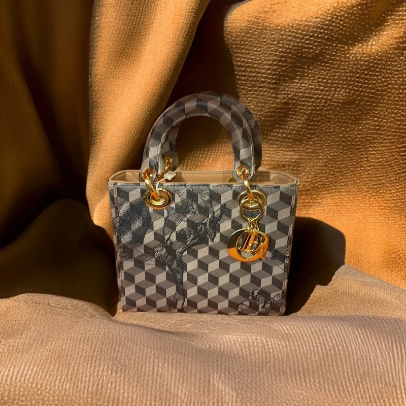 （霏霏礼物）棋盘格印花手提包通用单肩枕头包