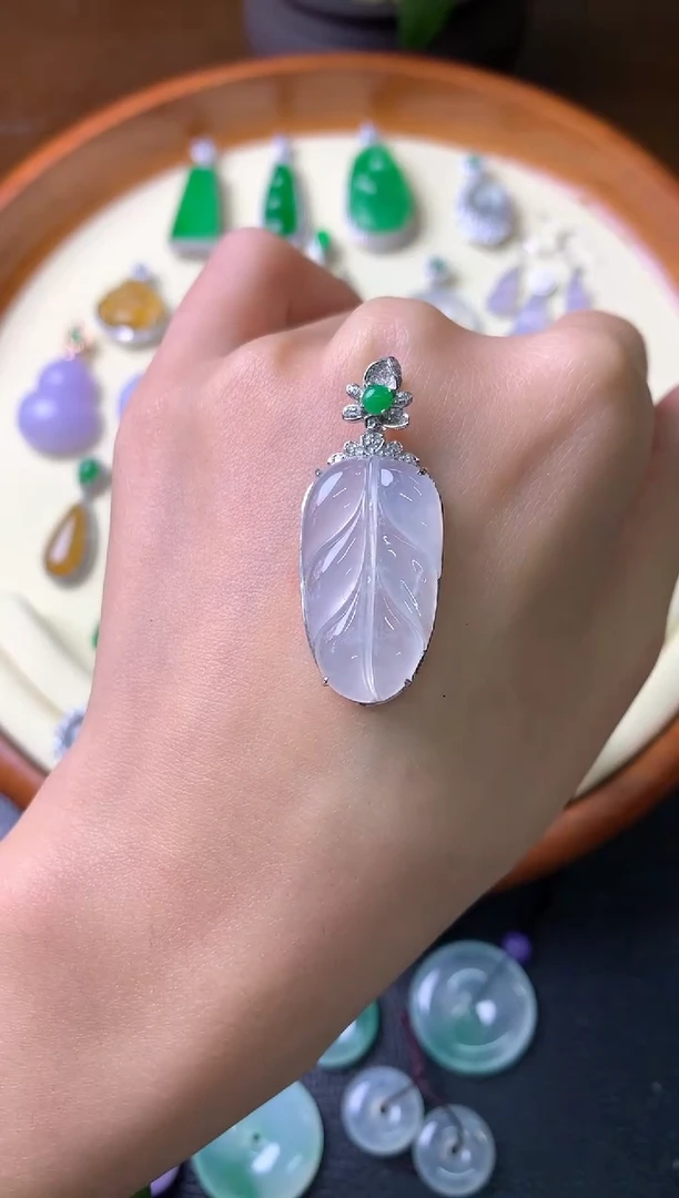 【闪购商品】翡翠吊坠(赠链)18K金镶嵌吊坠