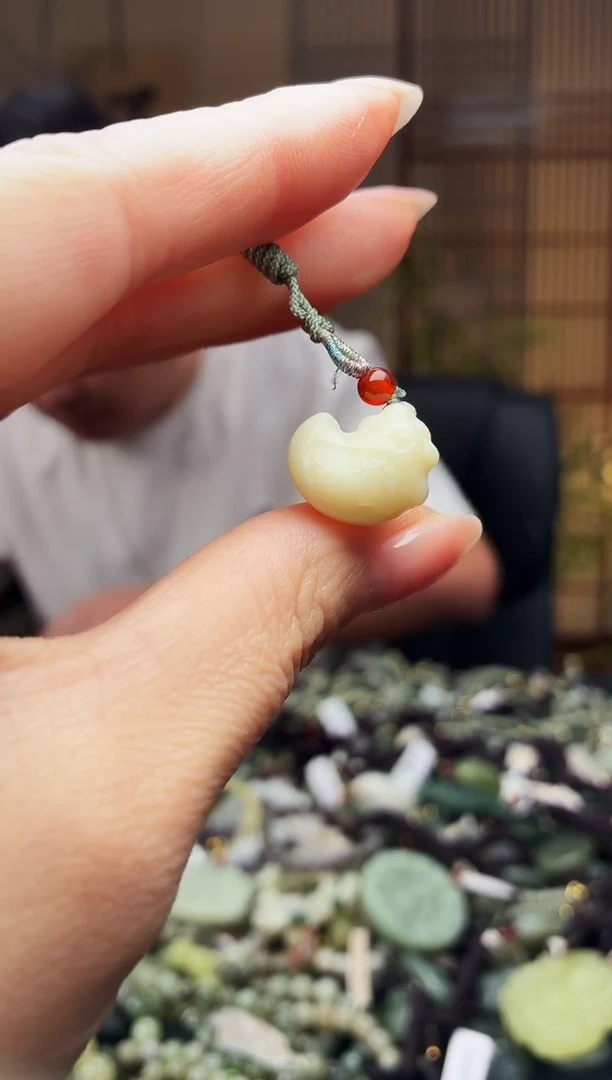 颈饰未镶嵌和田玉多样性发货，拍一发一