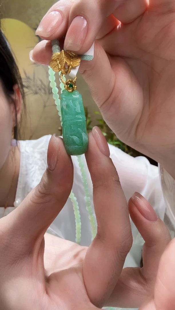 颈饰未镶嵌翡翠吊坠