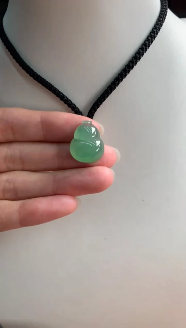 【闪购商品】翡翠颈饰未镶嵌18-15-5.7