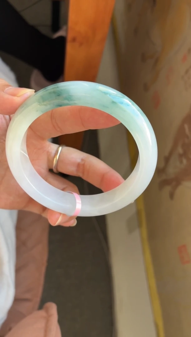 未镶嵌手镯翡翠（冰胶厚装白底飘花）40号