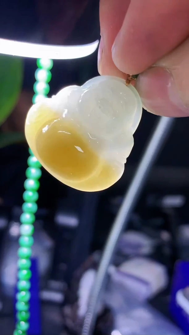 颈饰18K金镶嵌翡翠挂件