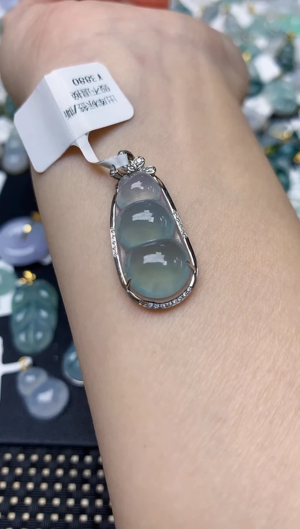 颈饰18K金镶嵌翡翠天然缅甸A货翡翠