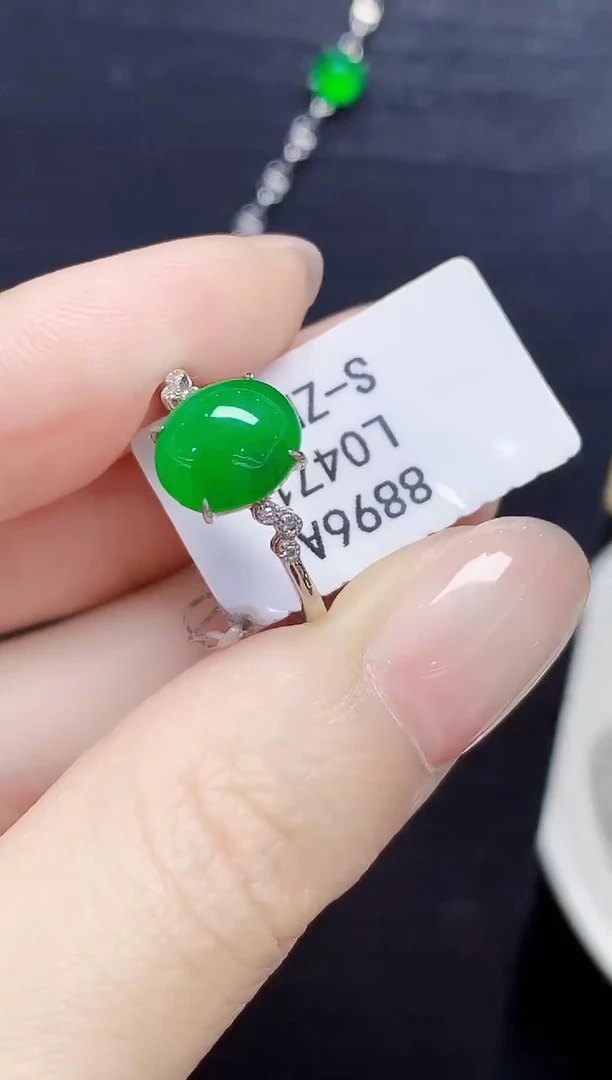 18K金镶嵌戒指翡翠L0471多样性发其一