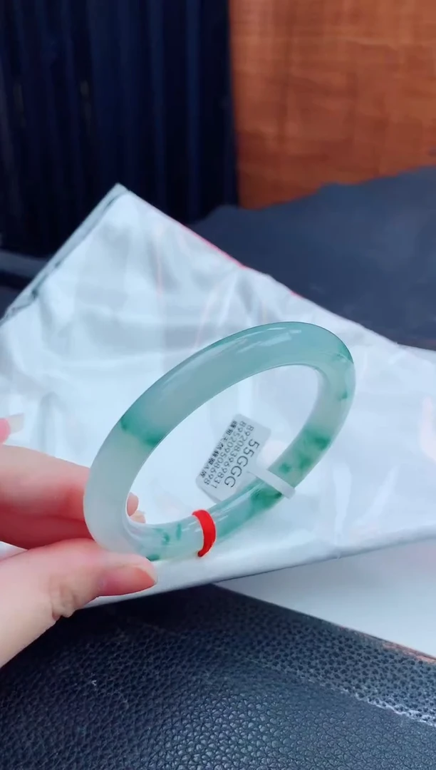 翡翠手镯未镶嵌缅甸天然翡翠A货手镯