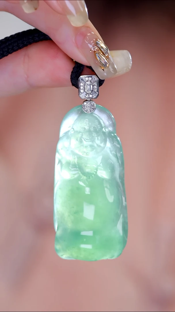 颈饰18K金镶嵌翡翠1