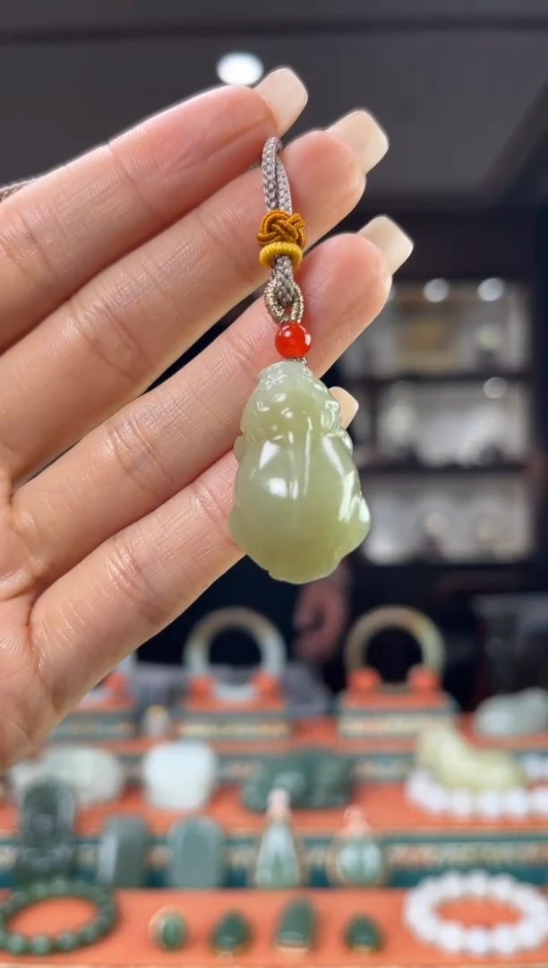 和田玉未镶嵌颈饰1