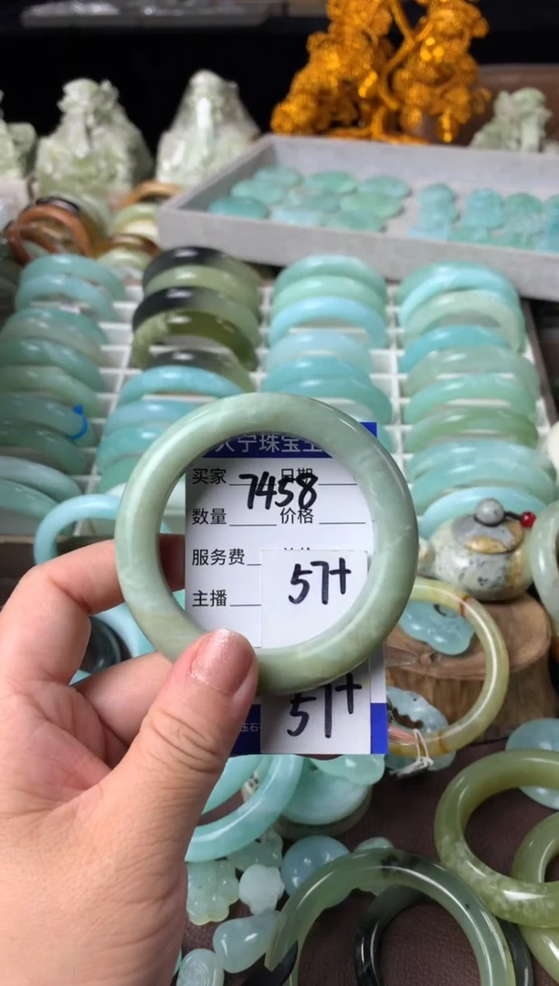 【闪购商品】蛇纹石玉手镯未镶嵌7458