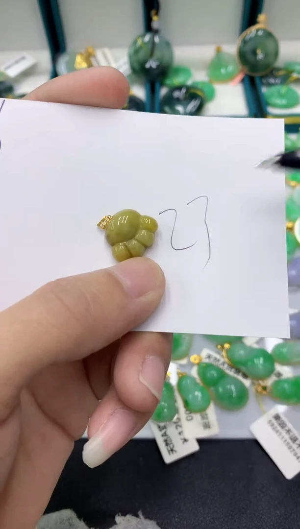 【闪购商品】翡翠颈饰18K金镶嵌翡翠