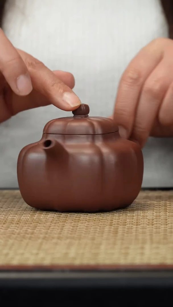 【闪购商品】紫砂茶壶底槽清筋纹德钟160c