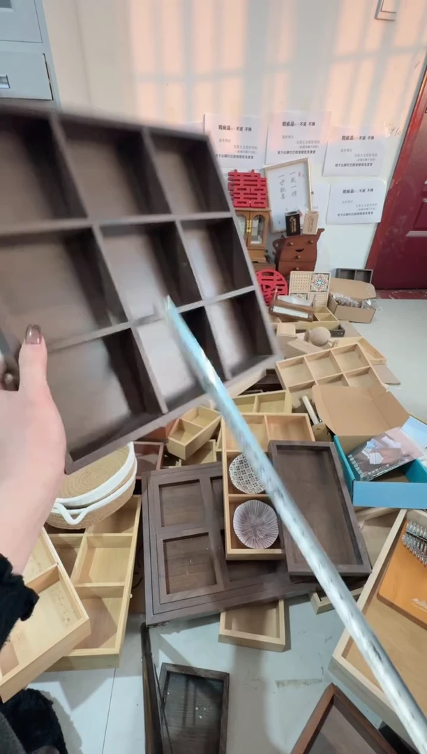 胡桃色九宫格微瑕拍下不退不换无售后