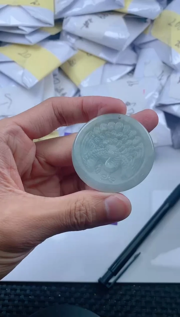 翡翠未镶嵌颈饰