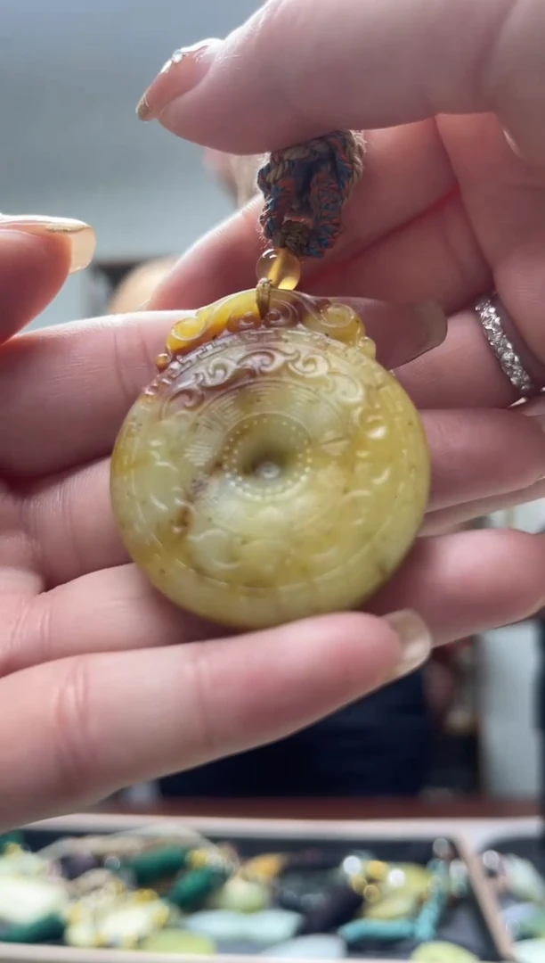 未镶嵌岫玉吊坠·