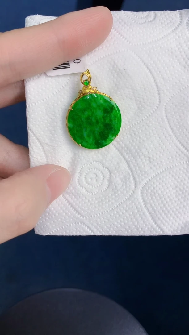 颈饰18K金镶嵌翡翠天然翡翠缅甸A货