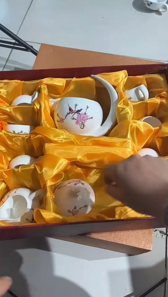 骨瓷隆达骨瓷8头茶具1套