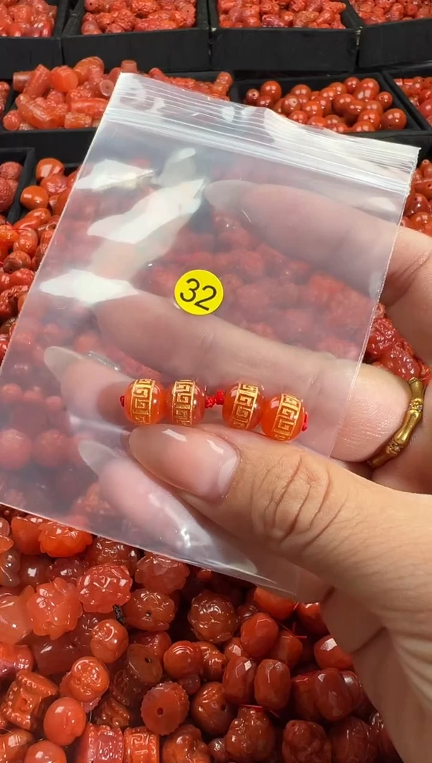 颈饰未镶嵌南红玛瑙1