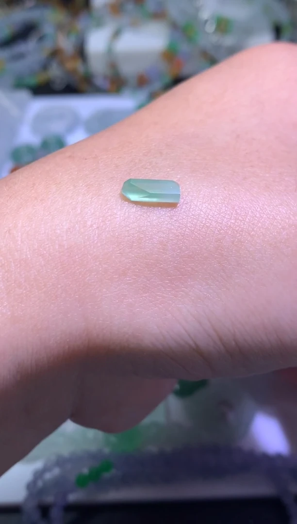 未镶嵌定制翡翠毛货