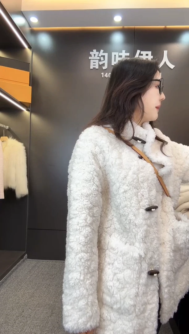 汐****妈牛角扣123.452