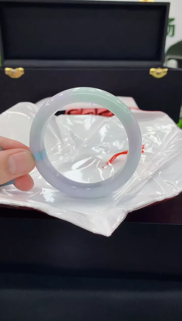 翡翠手镯未镶嵌手镯