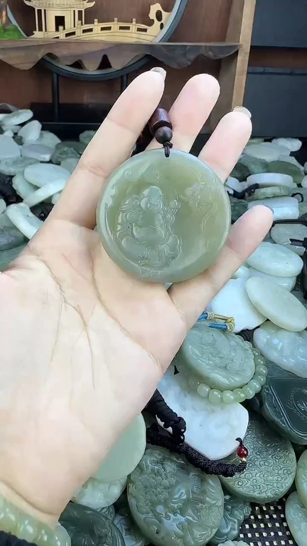 颈饰未镶嵌和田玉1