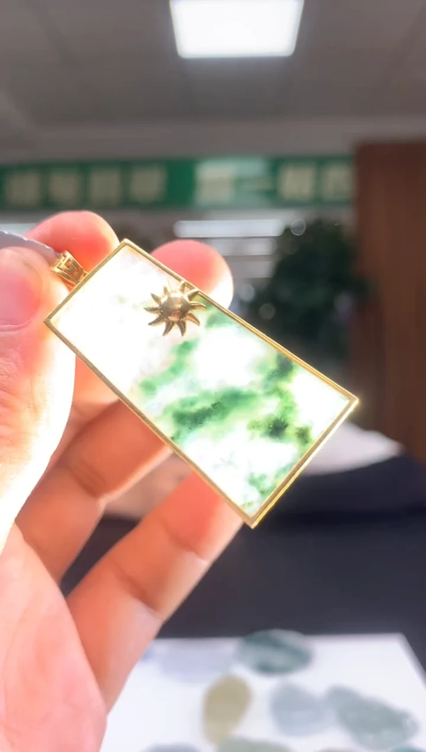 颈饰未镶嵌翡翠          *165