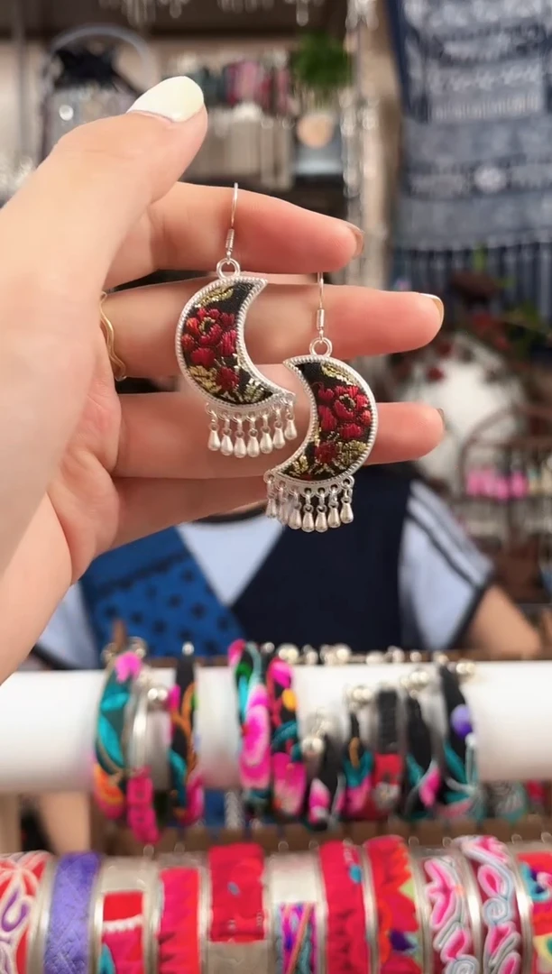 织绣民族风非遗老绣饰品465