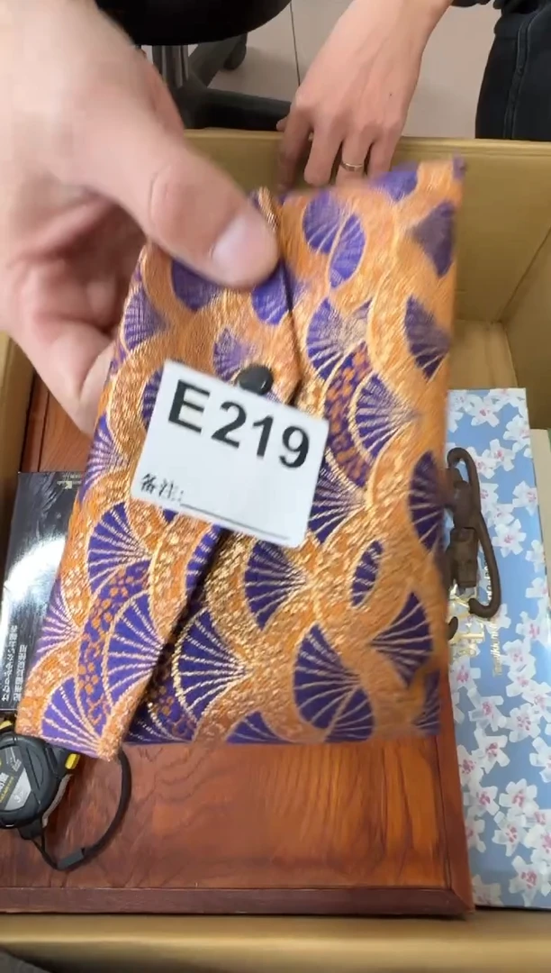 爱****友219...中古產品謹慎參拍