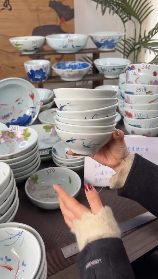 明舟小****喵大暇手绘画鱼荷花5寸高足碗（6只装）