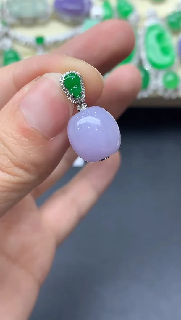 颈饰18K金镶嵌翡翠142-中国好珍宝