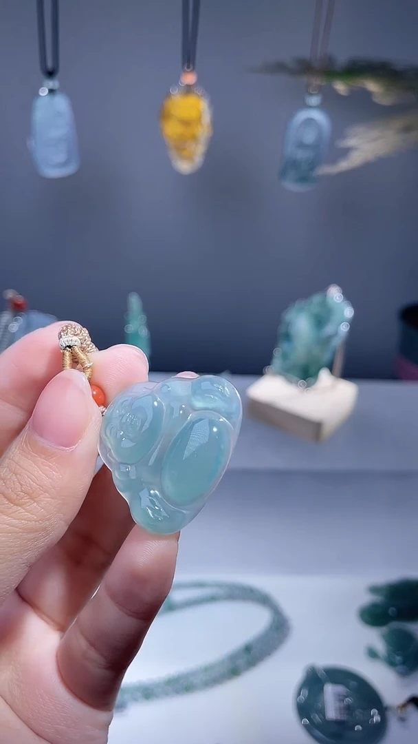 颈饰未镶嵌翡翠佛公