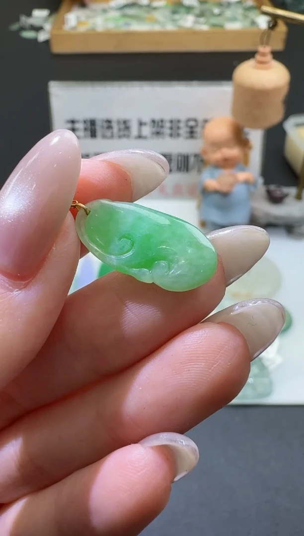 【闪购商品】翡翠颈饰未镶嵌00061338