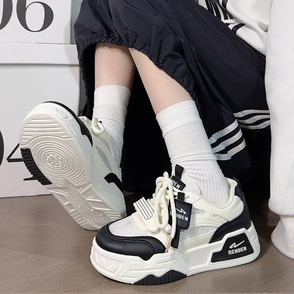人本情侣鞋男女同款情侣鞋子2025春季新款板鞋百搭小众韩版小白鞋