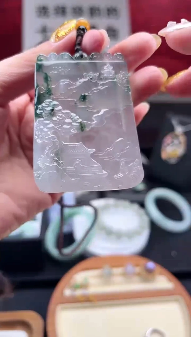 【闪购商品】翡翠颈饰未镶嵌吊坠