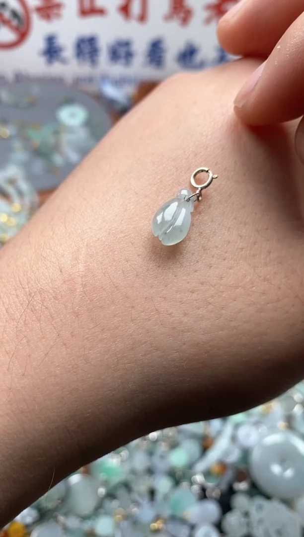 【闪购商品】翡翠颈饰未镶嵌哥哥