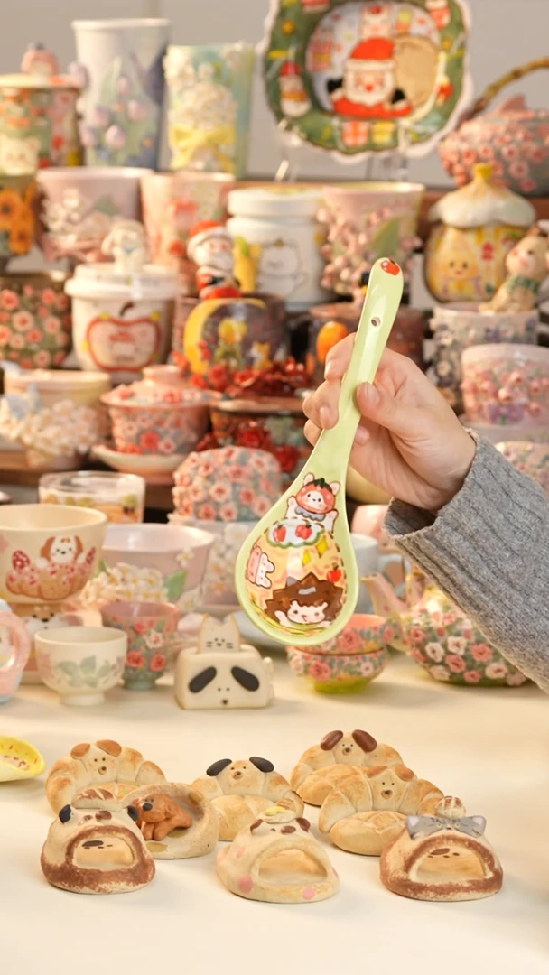 摆件陶景德镇釉下彩手绘设计师款陶瓷