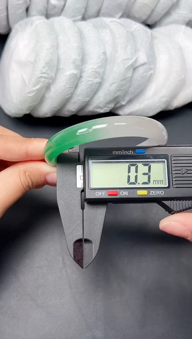 精品手镯，一物一拍U027