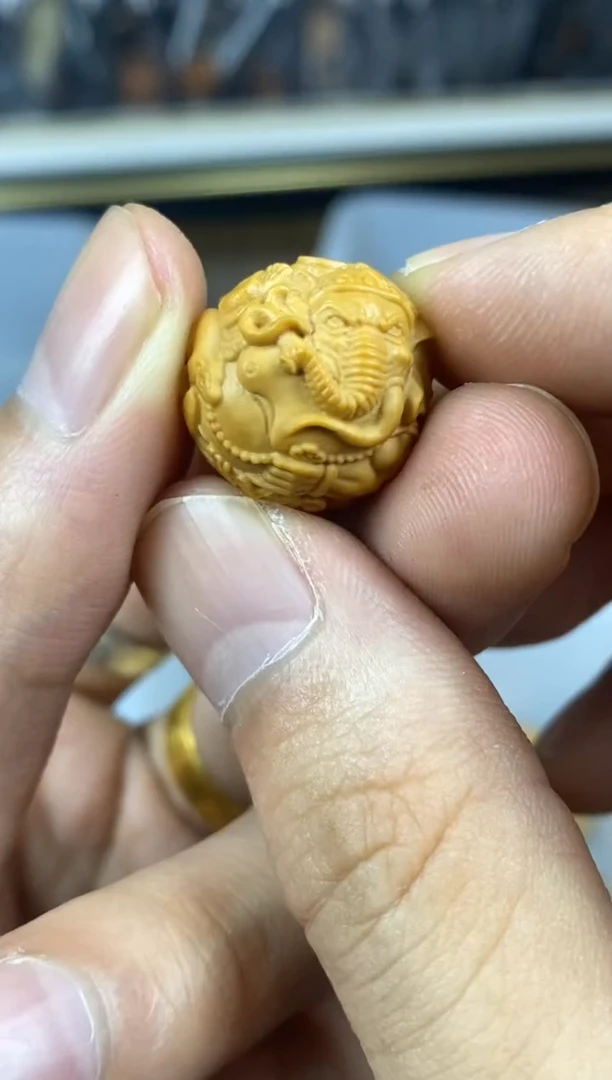 猴头核桃吊坠鲤鱼 象神