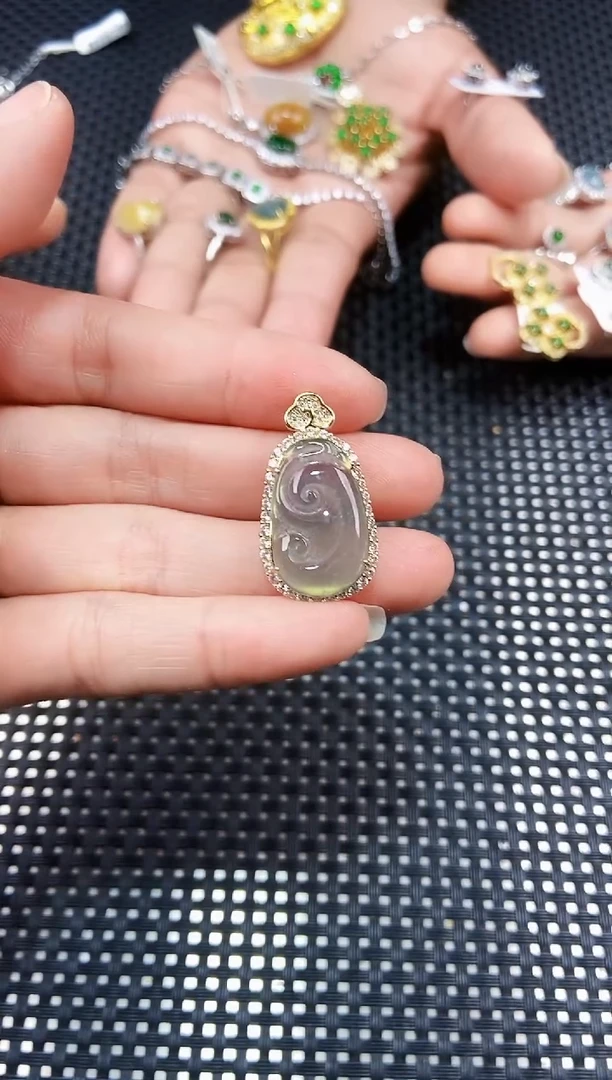 【闪购商品】翡翠颈饰未镶嵌111111111